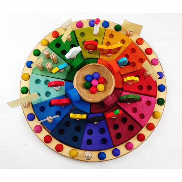 Calendario anual apilable con figuras montessori waldorf