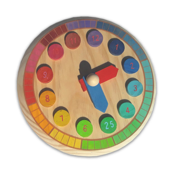 Foto de reloj manipulativo inspirado en pedagogía montessori